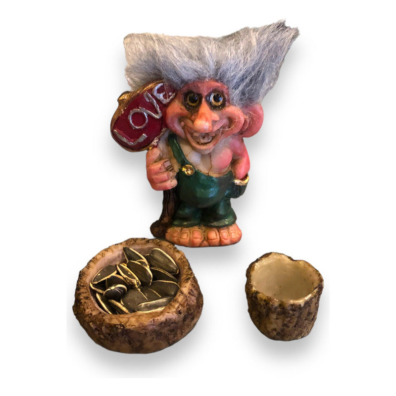 Troll Love + Feeder 9 cm High in National Resin.