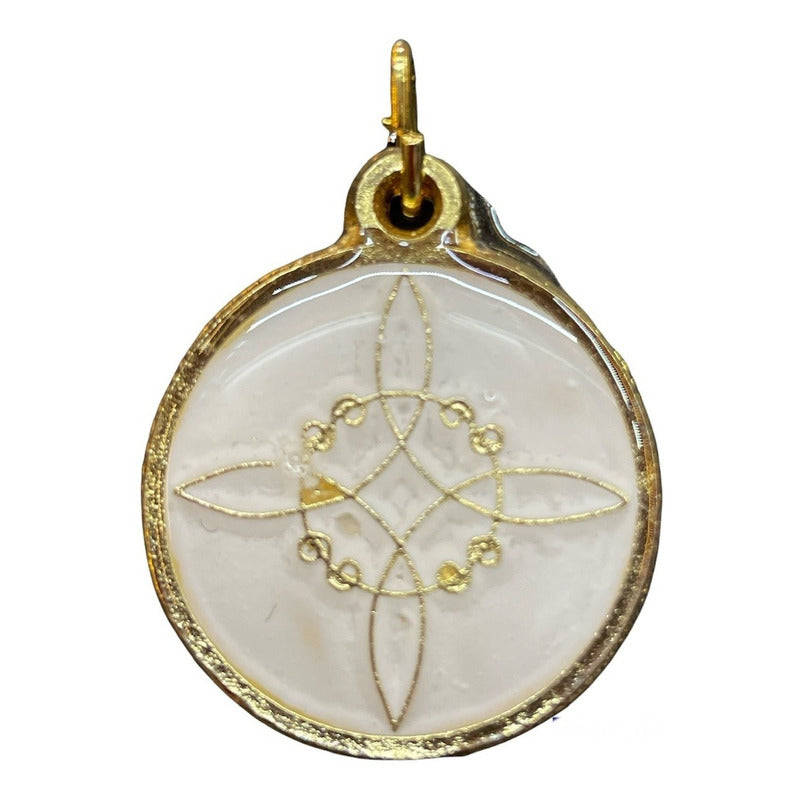 Witches Knot Pendant Encapsulated With The 7 Gold Plated Metals