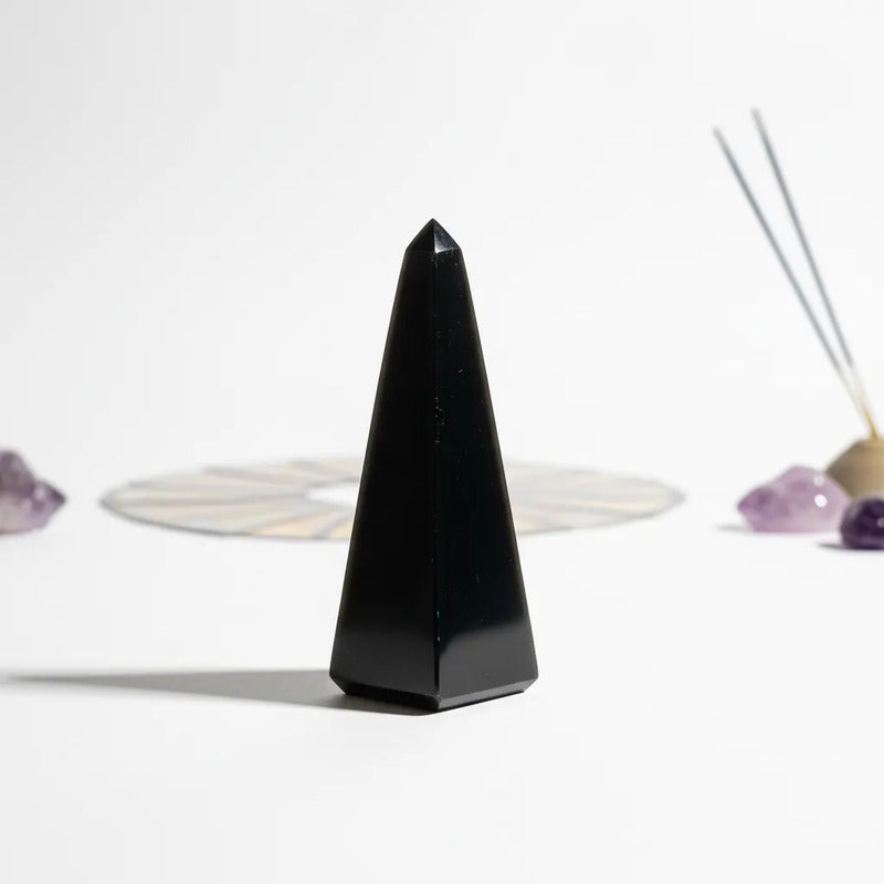 Obsidiana En Obelisco Tallado A Mano De Entre 6 Y 7 Cm Negro