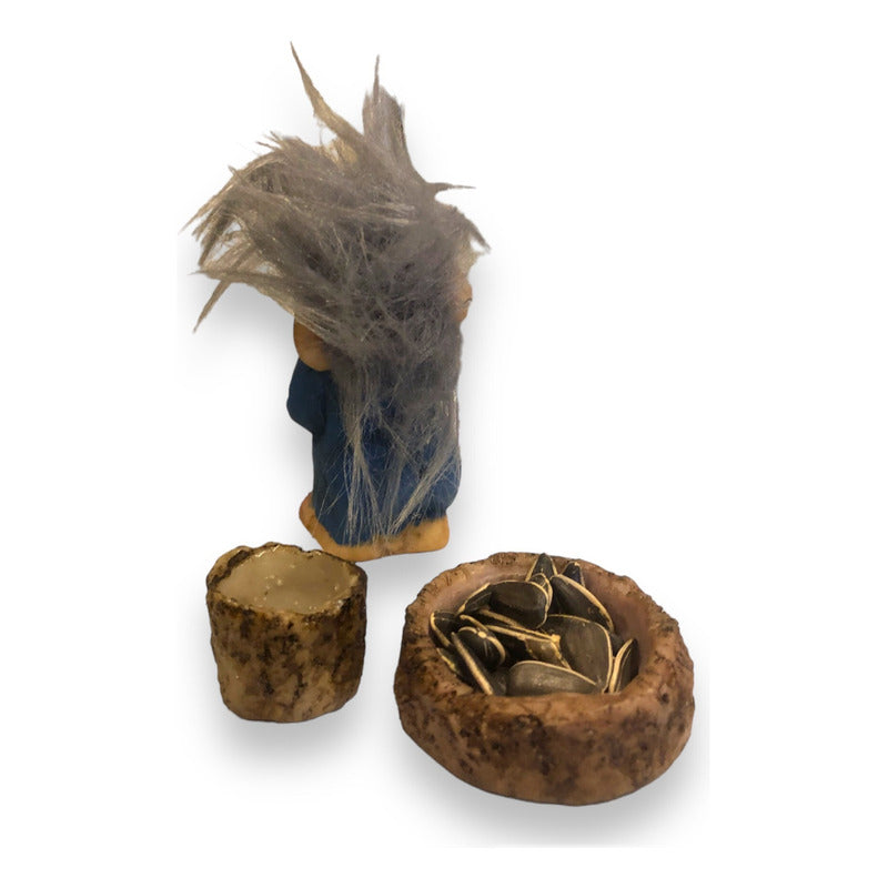 Troll Wishes Woman + Feeder 9 Cm National Resin Figure