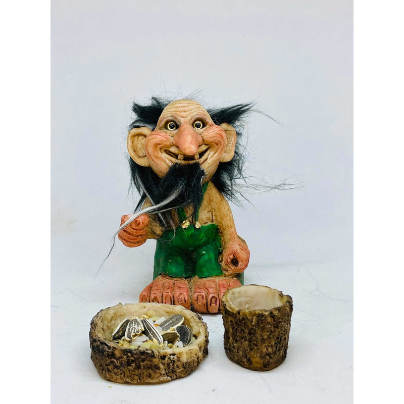 Troll Wishes + Feeder 10cm National Resin Figure