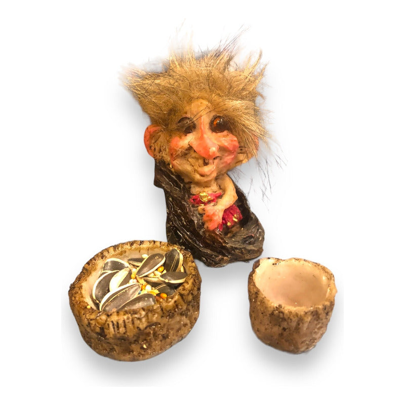 Troll Bravery and Honesty + Feeder 7 cm Resin Figure