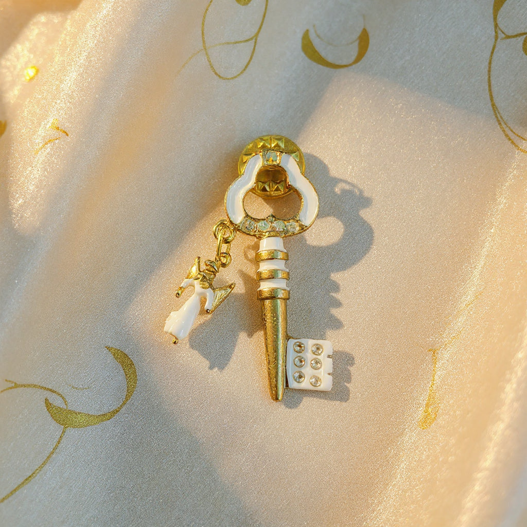 Erzengel Uriel Schlüsselnadel 1,5x1,5x4,2