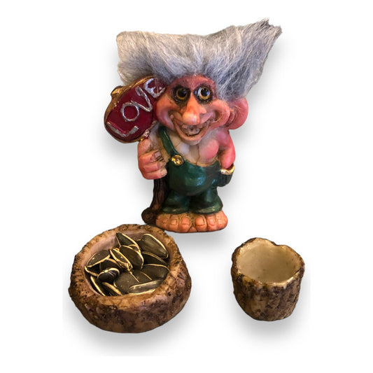 Troll Love + Feeder 9 cm High in National Resin.