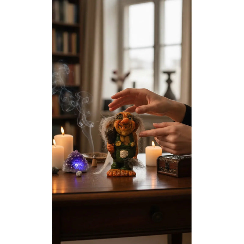 Troll Castigador Estatua De Resina De 8 Cm De Altura Variado by HEREJE