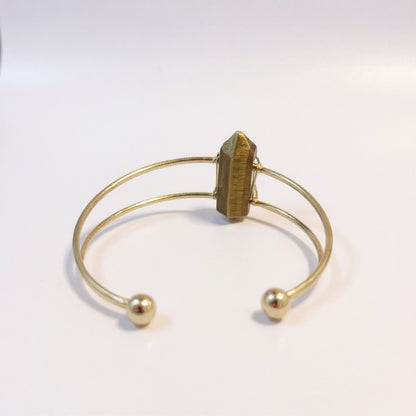 Brazalete Con Cuarzo En Punta Chapado En Color Dorado