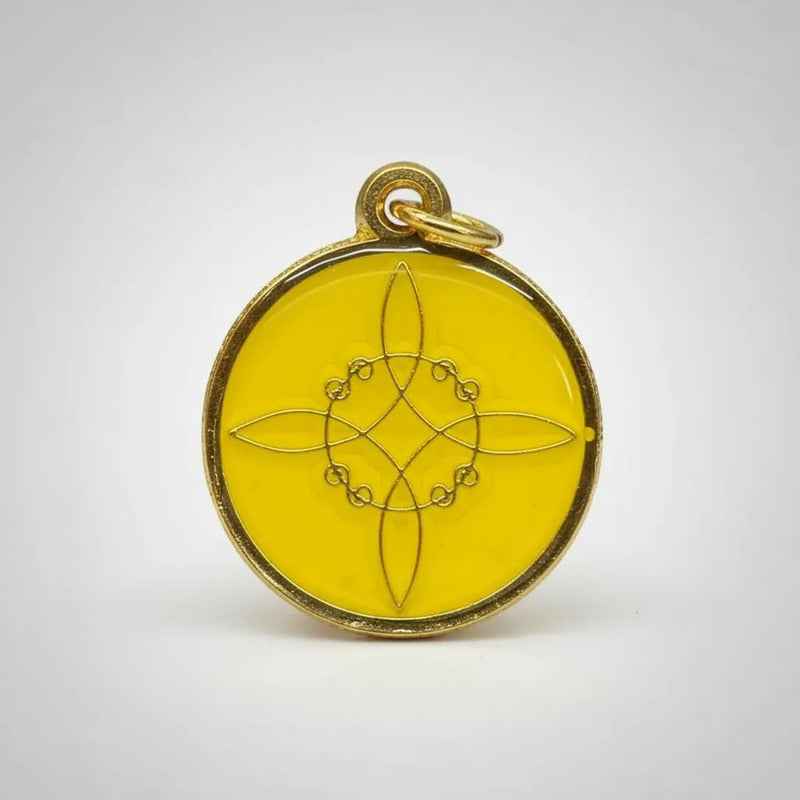 Nudo De Brujas Dije Encapsulado Con Los 7 Baño De Oro 25mm Amarillo by HEREJE