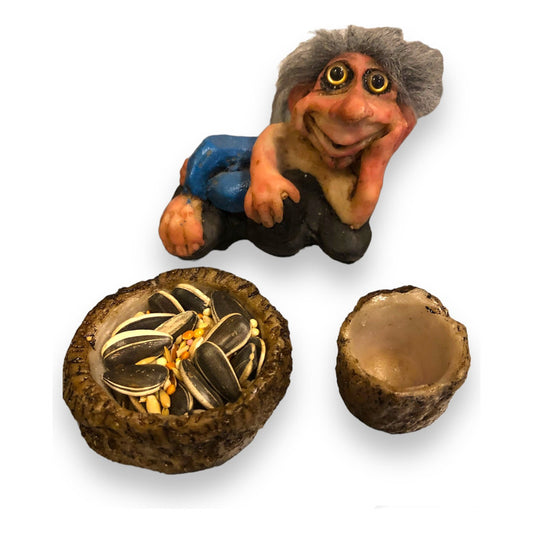 Troll Happiness + Feeder 9cm National Resin Figure.