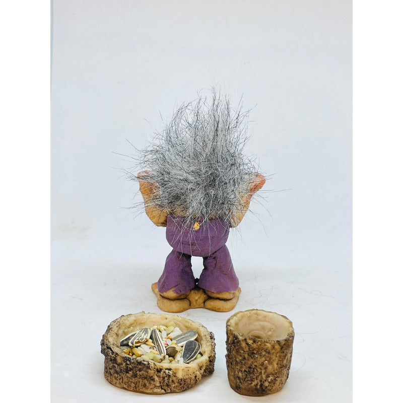 Troll Business Starter + Feeder 9 cm Resin Figure.