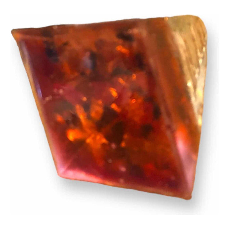 Orgonitpyramide 7 cm und rotes Harz