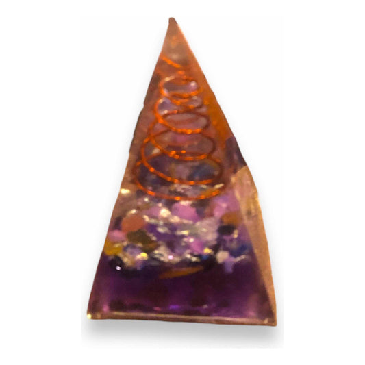 Pirámide De Orgonita 7cm Con Resina Color Morada