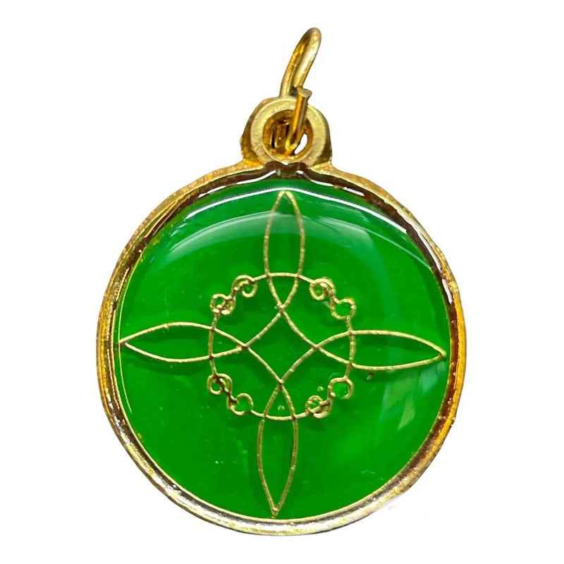 Nudo De Brujas Dije Encapsulado Con Los 7 Baño De Oro 25mm Verde