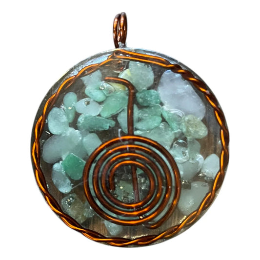 Dije De Resina Con Cobre Y Cuarzo. Cho Ku Rei Jadeita