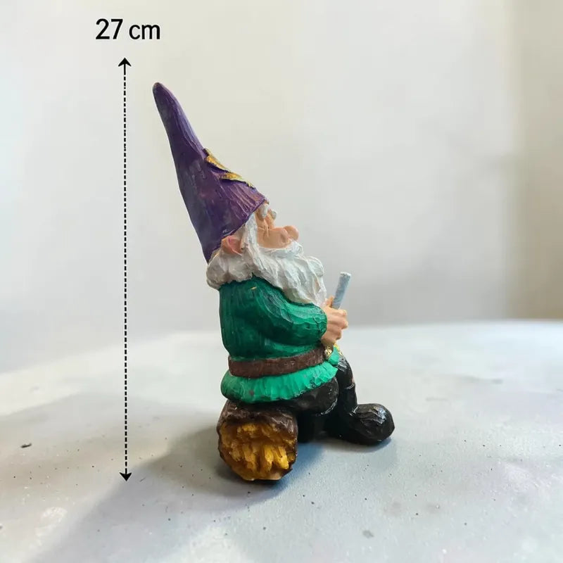 Gnomo De La Abundancia Y El Dinero Figura Decorativa 26 Cm A Verde by HEREJE