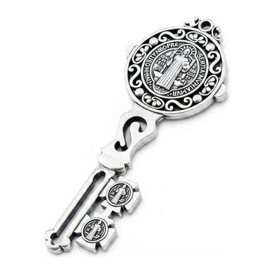 Llave Medalla San Benito 8 Cm Protección Metal Plateado by HEREJE