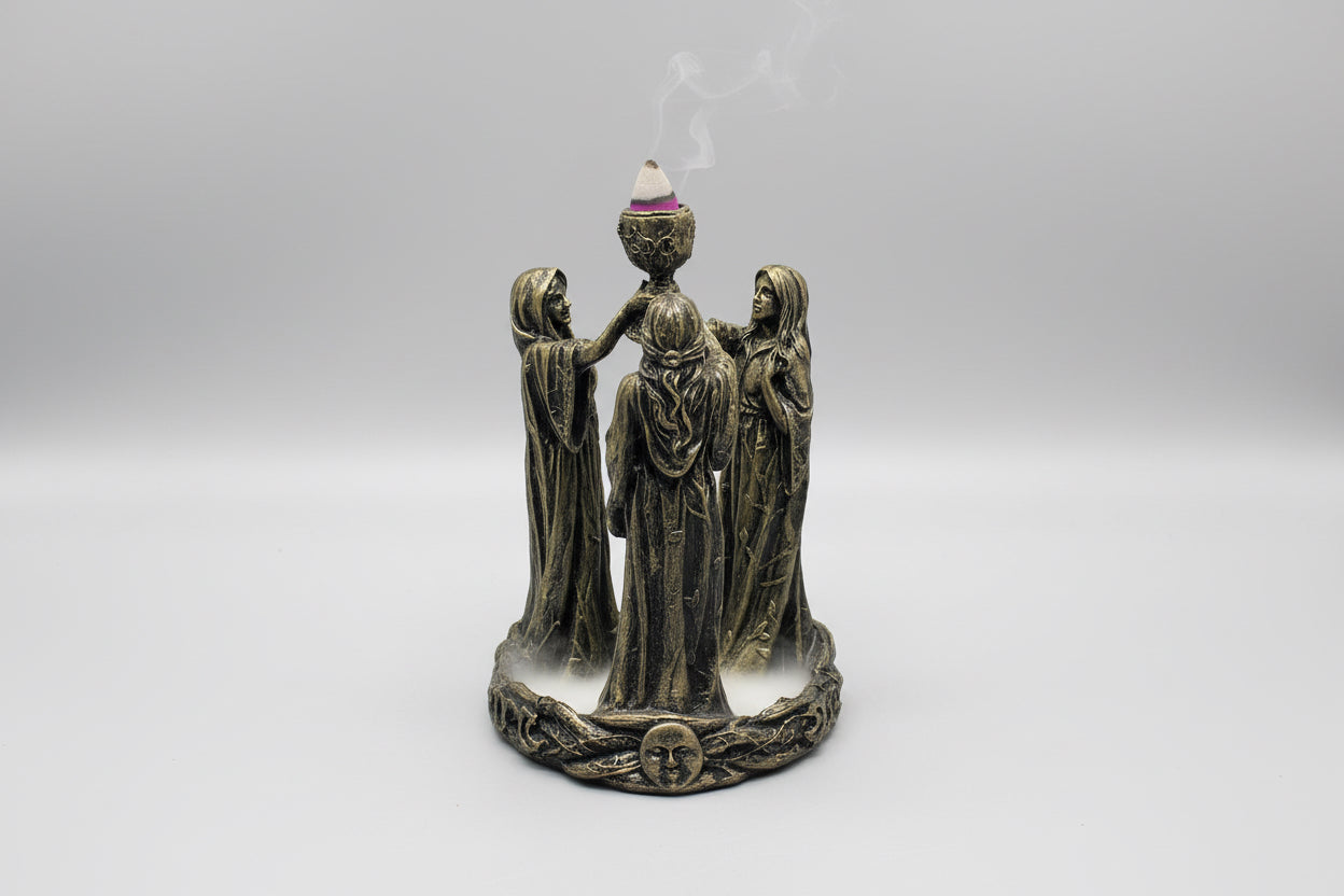 Hecate Triple Diosa Celta Wicca Cascada De Humo by HEREJE