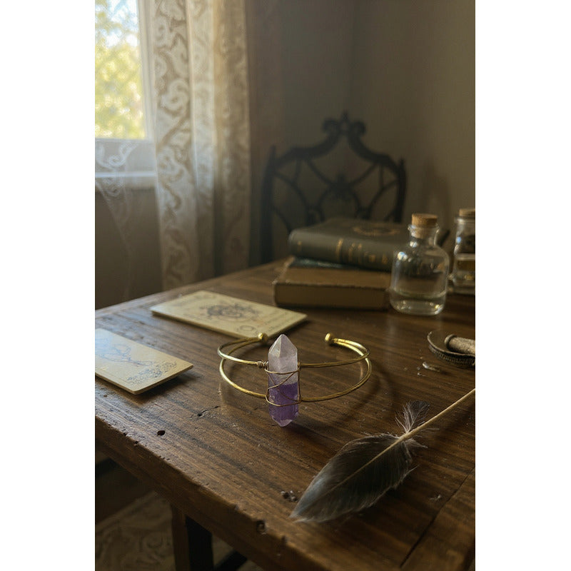 Brazalete Con Cuarzo En Punta Chapado En Color Dorado