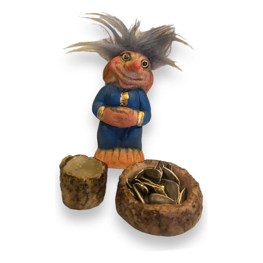 Troll Wishes Woman + Feeder 9 Cm National Resin Figure