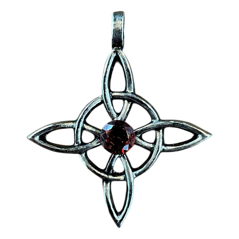 Dije Nudo De Bruja Celta Con Cristal Rojo 4 Cm Piedra Granate by HEREJE