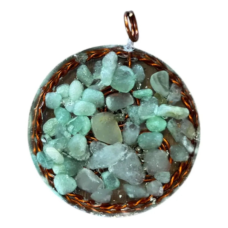 Dije De Resina Con Cobre Y Cuarzo. Trisquel Jadeita by HEREJE