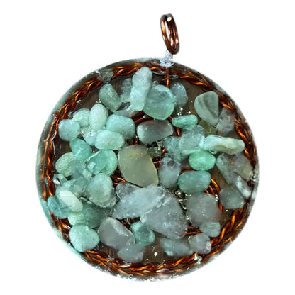 Dije De Resina Con Cobre Y Cuarzo. Trisquel Jadeita by HEREJE
