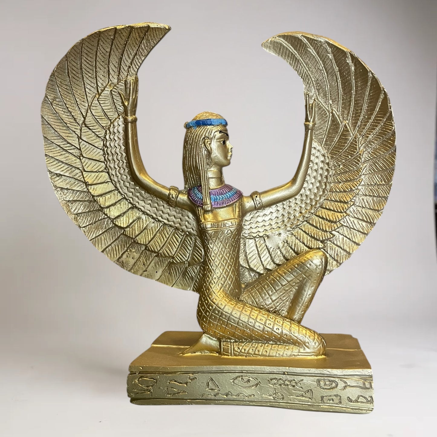 Isis Diosa Egipcia Escultura De Resina
