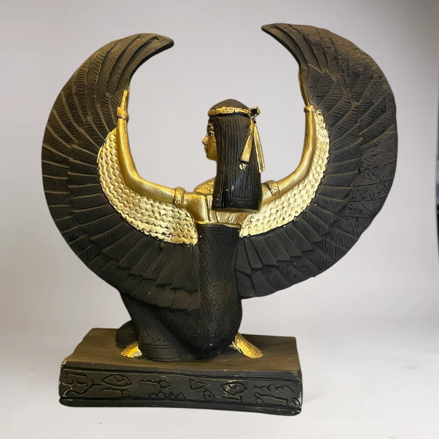 Isis Diosa Egipcia Escultura De Resina