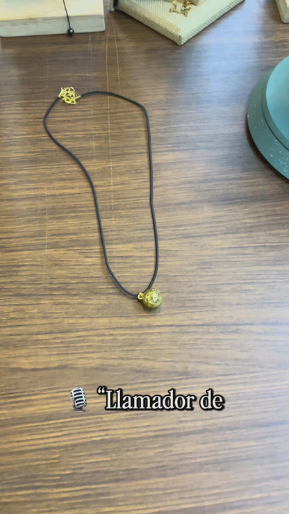 Llamador De Angeles Sencillo En Metal Dorado